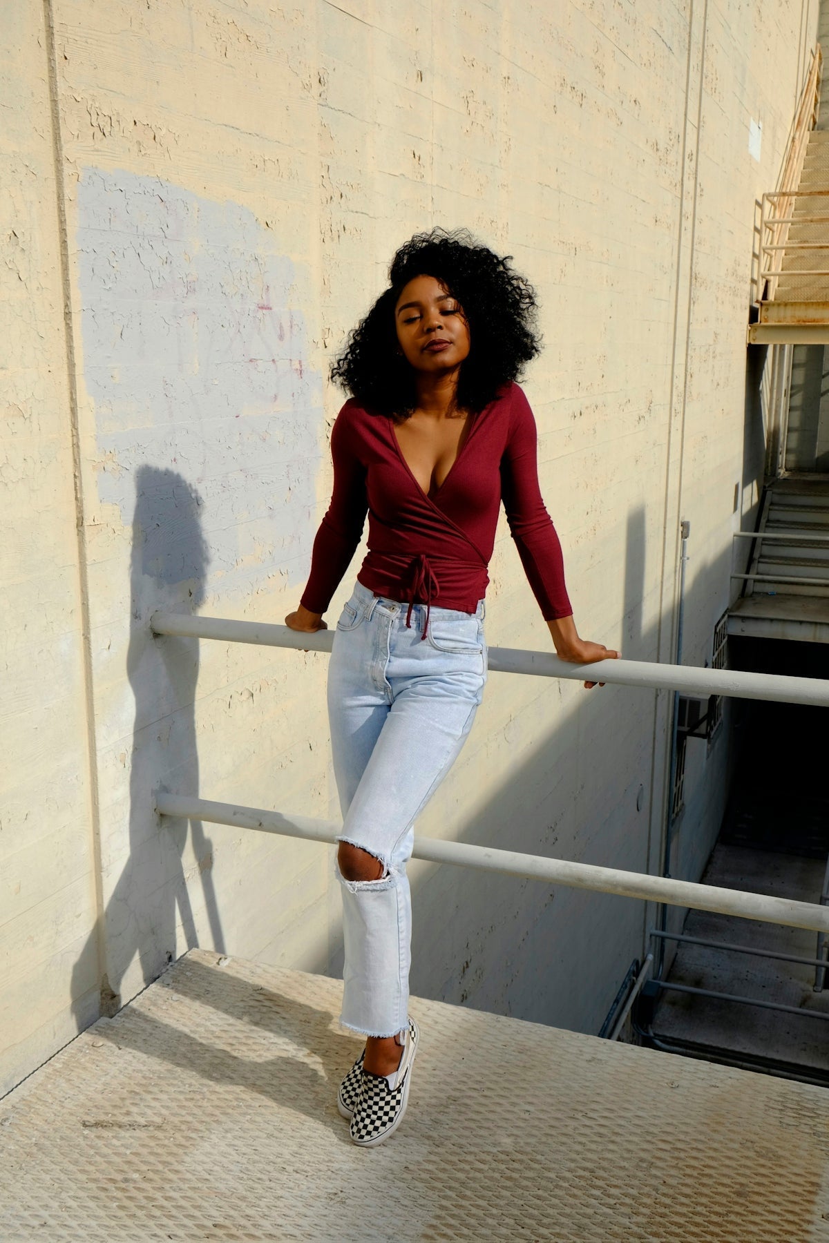 The Evolution of Distressed Jeans in Women's Street Style - THE AMERICAN BLUE