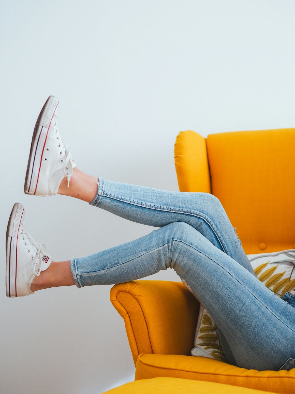 The Pros and Cons of Wide-Leg Jeans and Skinny Jeans Simplified - THE AMERICAN BLUE