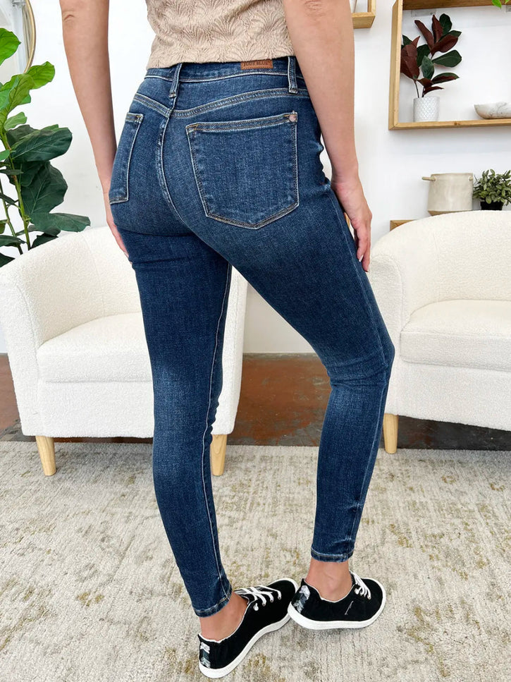 Judy Blue Full Size Classic Handsand Skinny Jeans - THE AMERICAN BLUE