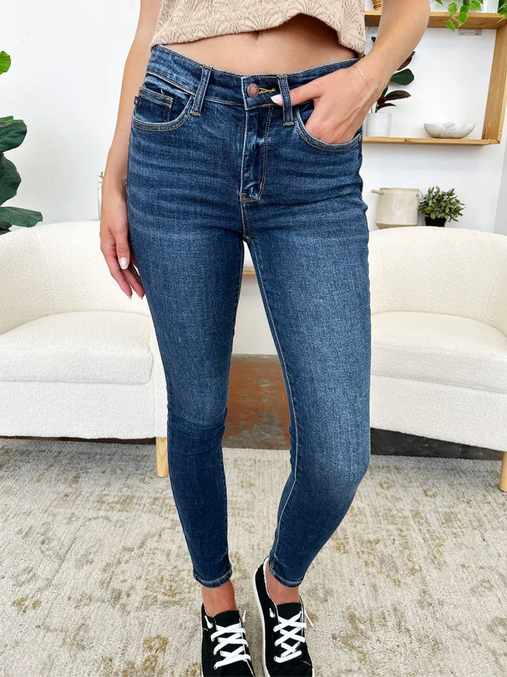 Judy Blue Full Size Classic Handsand Skinny Jeans - THE AMERICAN BLUE