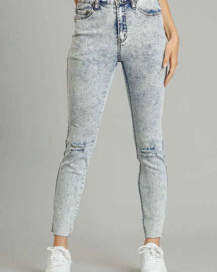 Umgee 5 - Pockets Distressed Detail Stretch Denim Skinny Jeans with Unfinished Hem - THE AMERICAN BLUE