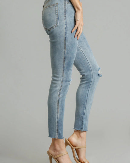 Umgee 5 - Pockets Distressed Detail Stretch Denim Skinny Jeans with Unfinished Hem - THE AMERICAN BLUE