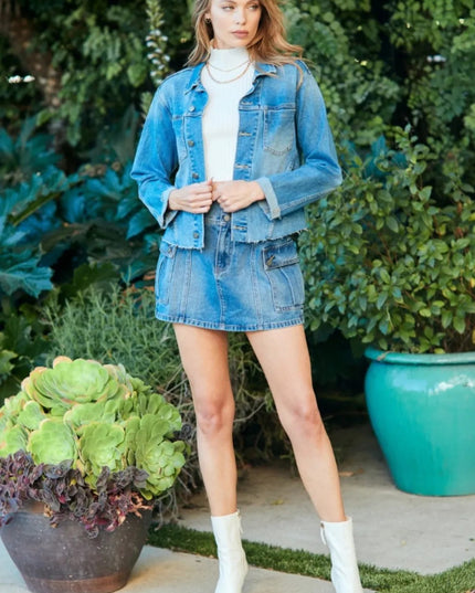 Veveret Button Up Raw Hem Denim Jacket - THE AMERICAN BLUE